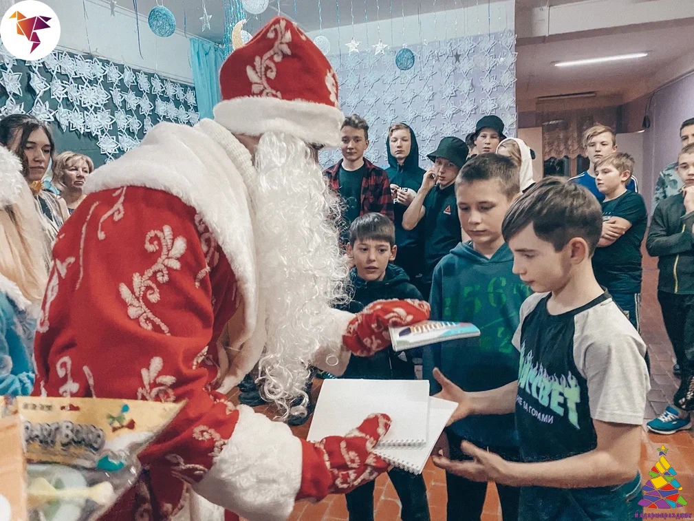 Работу По Сбору Новогодних Подарков