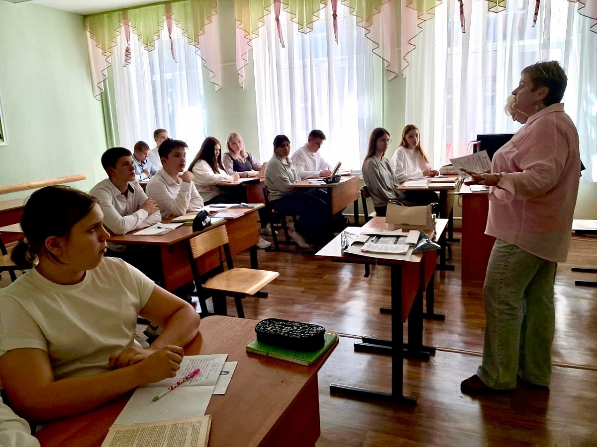 Специалист филиала ВГТУ по курсам довузовской подготовки Шабельник И.М. пос